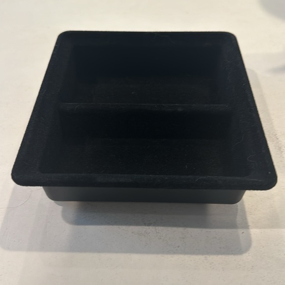 TESLA MODEL CENTER CONSOLE TRAY ARMSET STORAGE 1755514-02-A NWOB - Picture 2 of 8